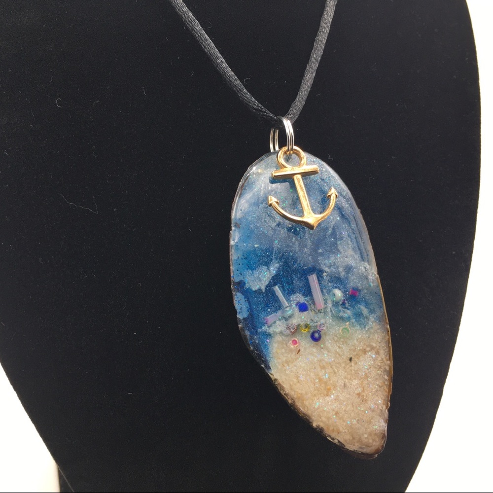 Handmade Shell Necklace - Picture 7 of 11